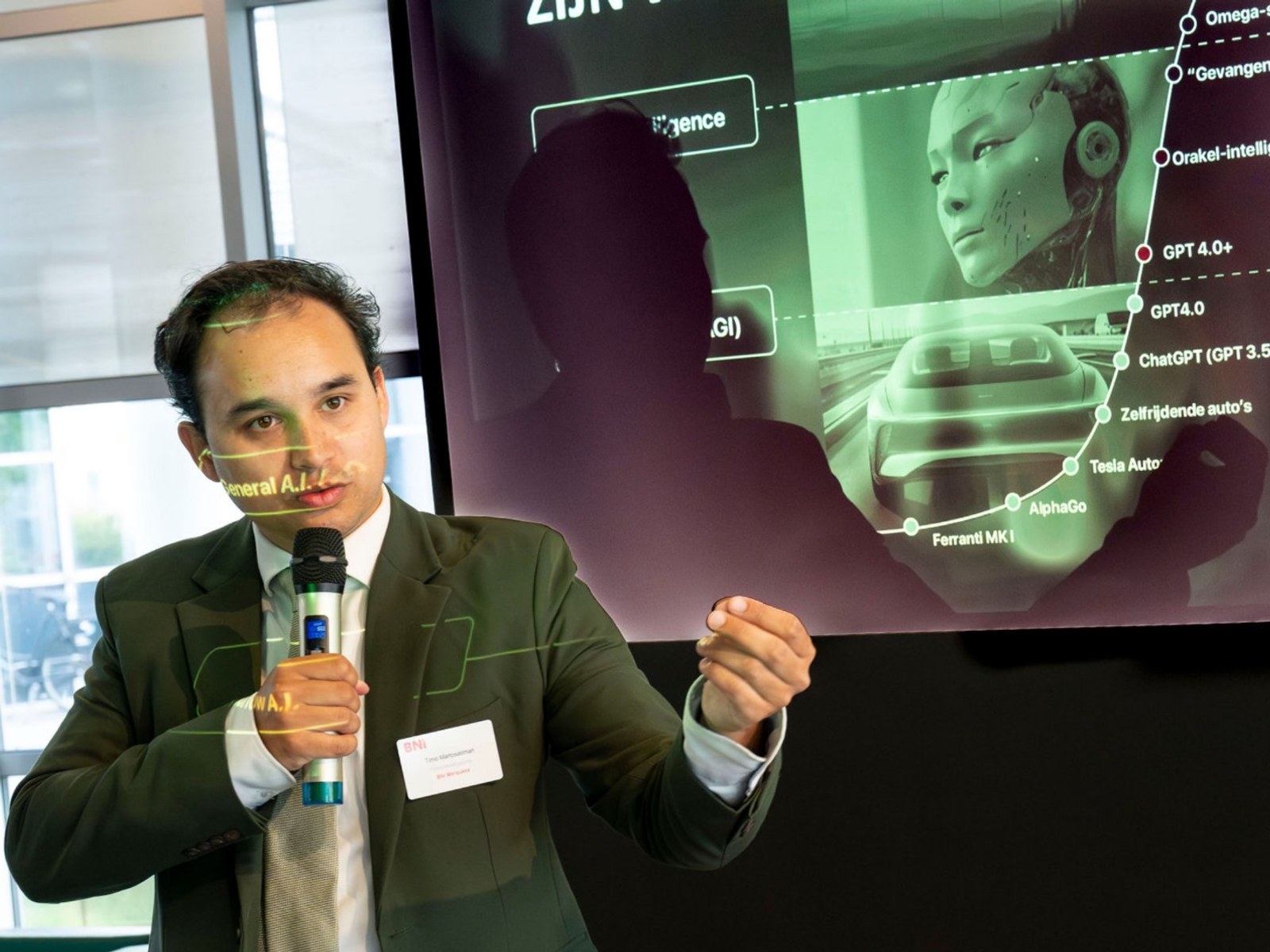 Timo geeft een AI-training aan een inkoopteam